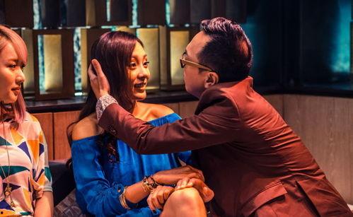 《小姐诱心》免费观看,免费观看，揭秘都市情感纠葛！