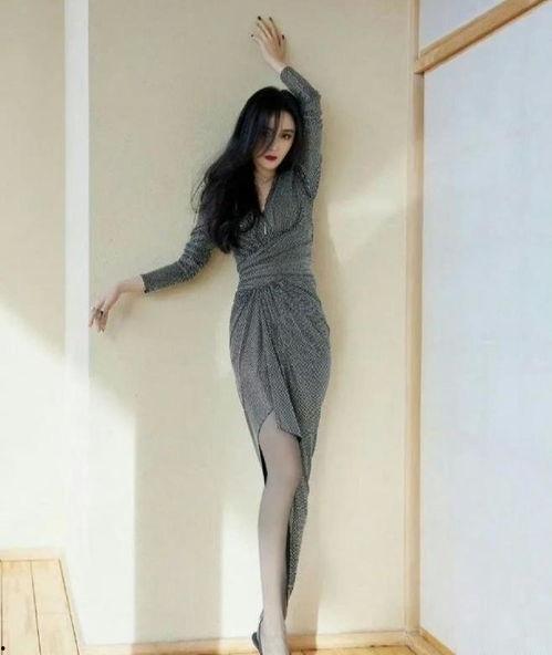 女星灰丝袜图片,探寻女星灰丝袜的时尚魅力
