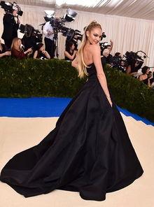 川久保玲明星图片,从明星图片看她的独特魅力