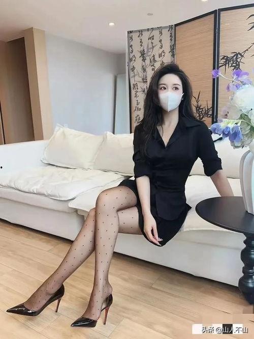 干妈的丝袜高跟小说