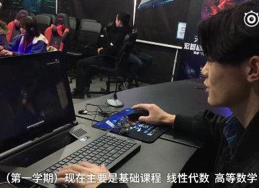 娱乐吃瓜君百变小千电脑,娱乐吃瓜君的智能娱乐助手揭秘