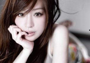 娱乐圈吃瓜王心凌小说,娱乐圈的甜蜜风暴